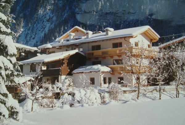 Gastehaus Rieser Mayrhofen Ngoại thất bức ảnh